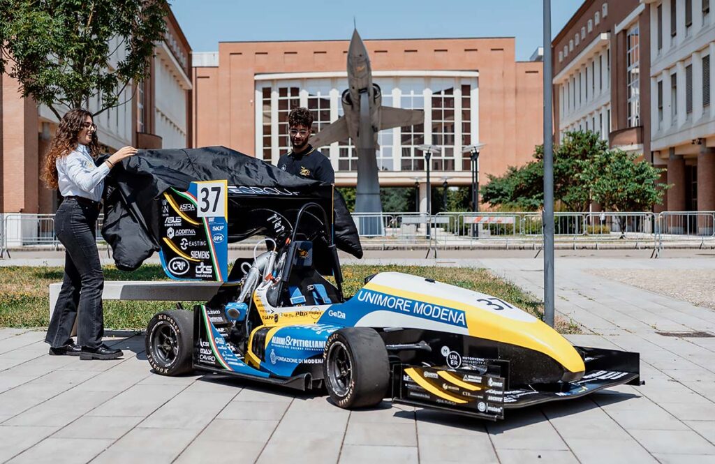 Il team MoRe Modena Racing presenta il prototipo ibrido M24-LH